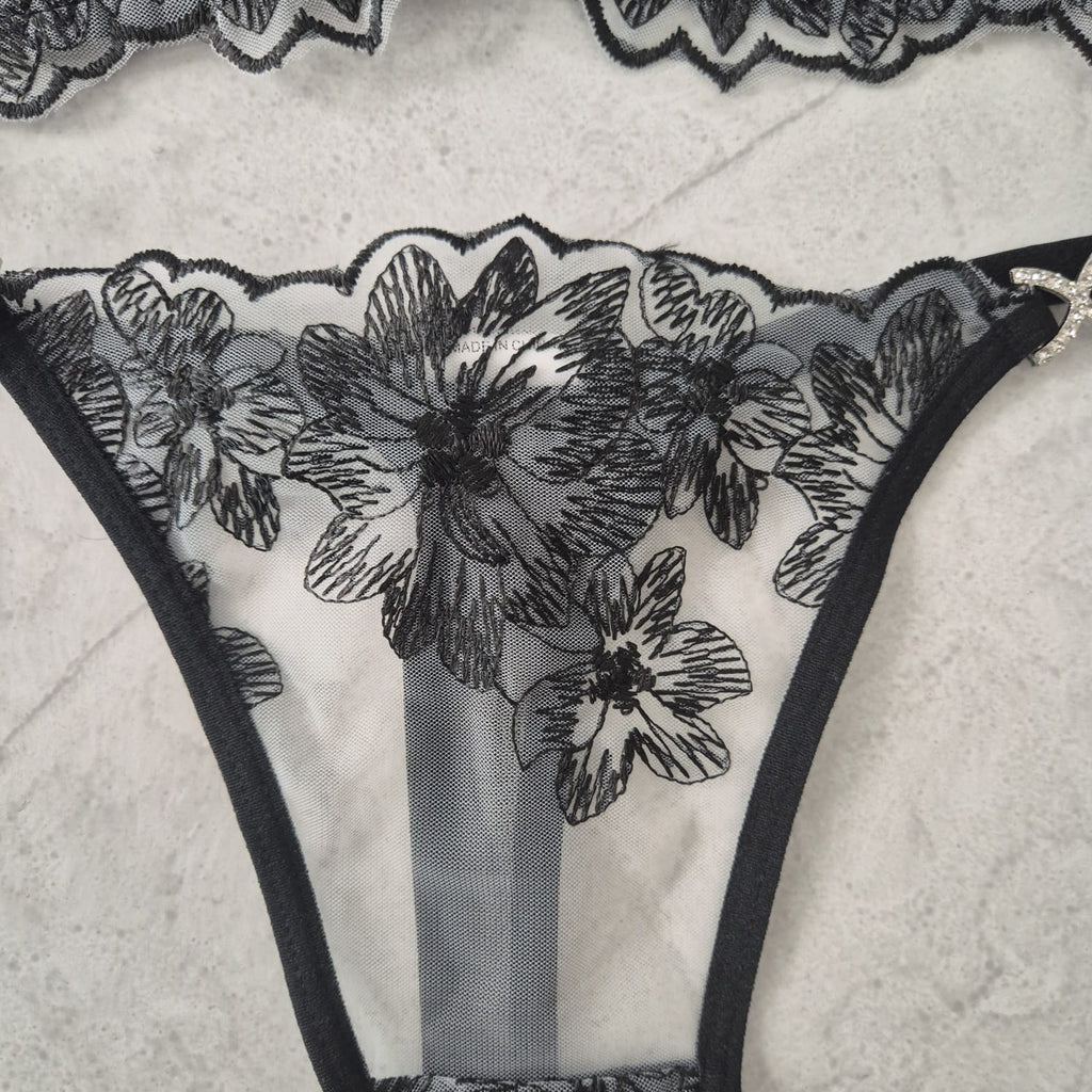 Lencería de Encaje Floral Noir