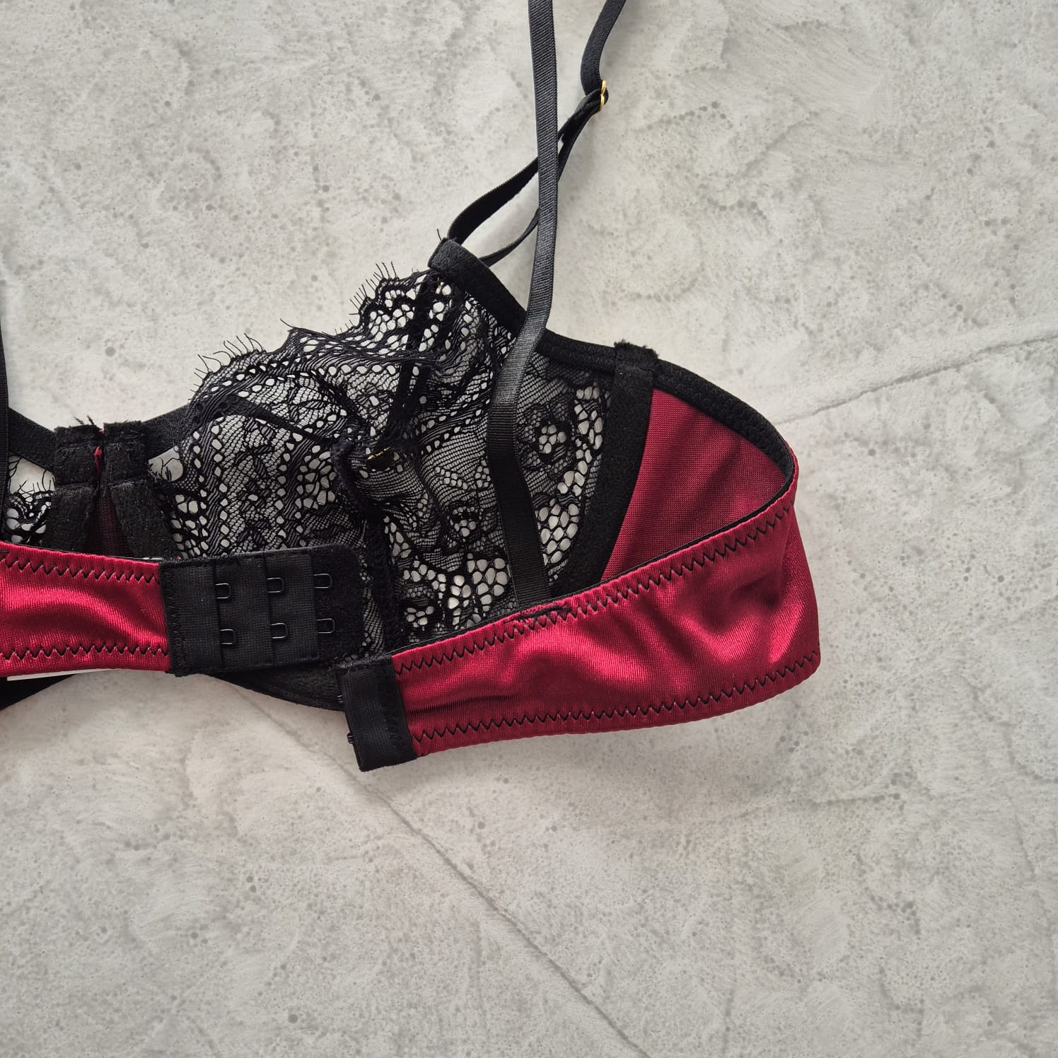 Conjunto de Lencería Satín & Encaje Rouge