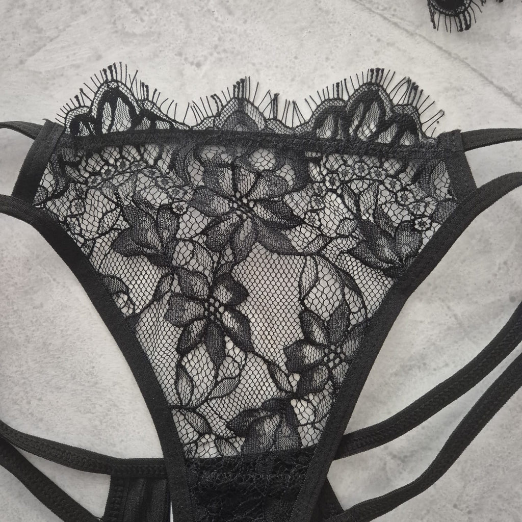 Conjunto Lencería | Top Corsetero y Panty Strappy