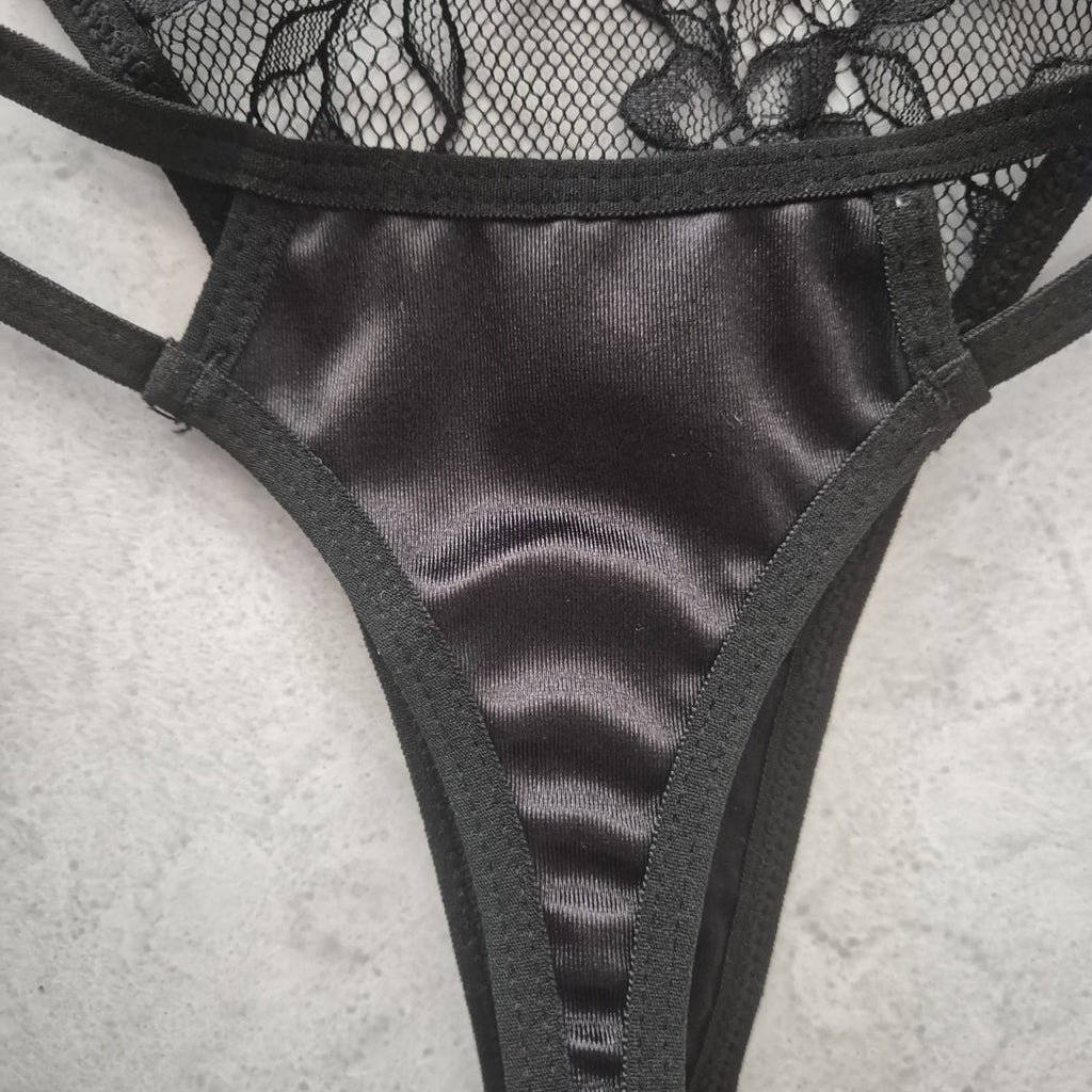 Conjunto Lencería | Top Corsetero y Panty Strappy