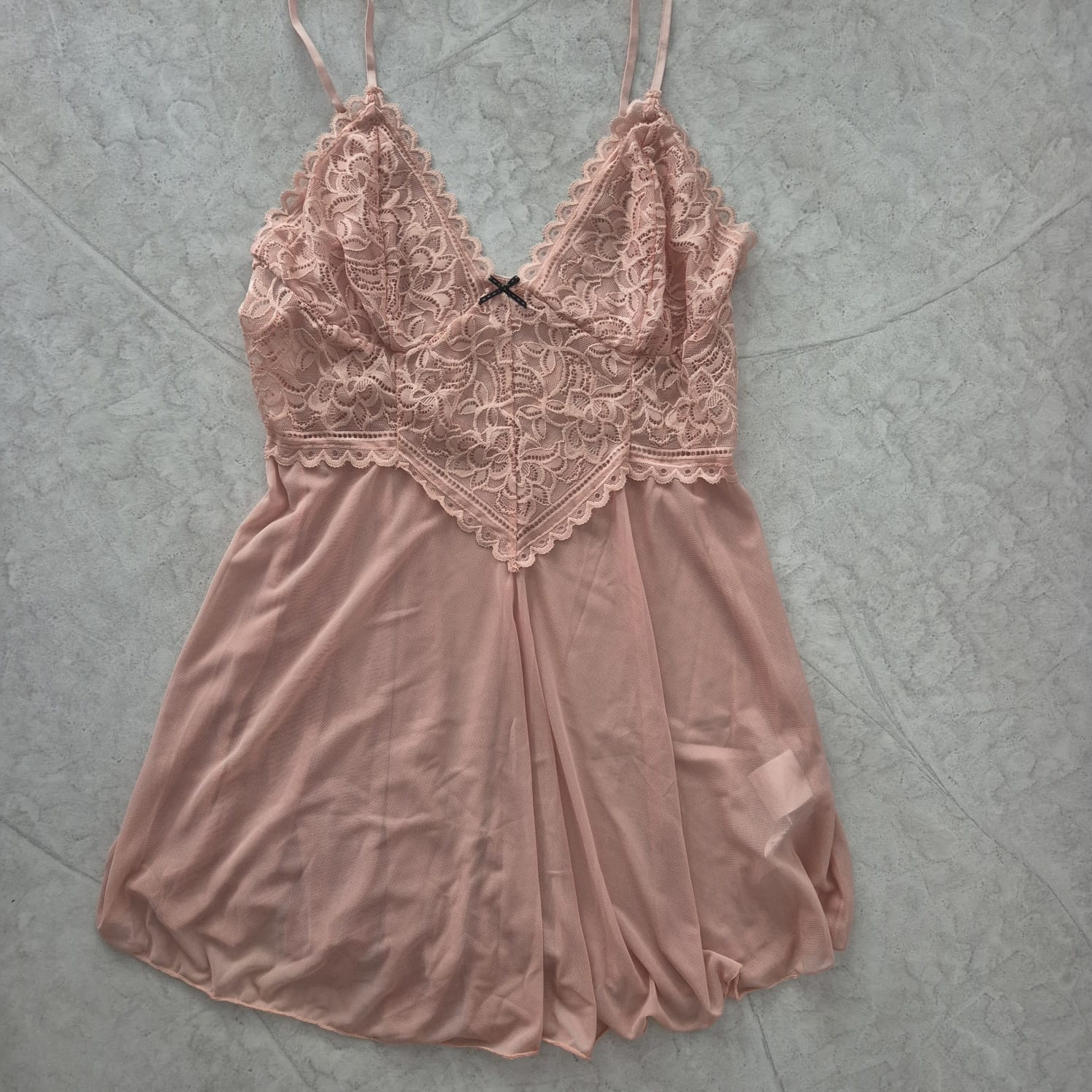 Vestido Babydoll de Encaje y Malla | Palo de rosa
