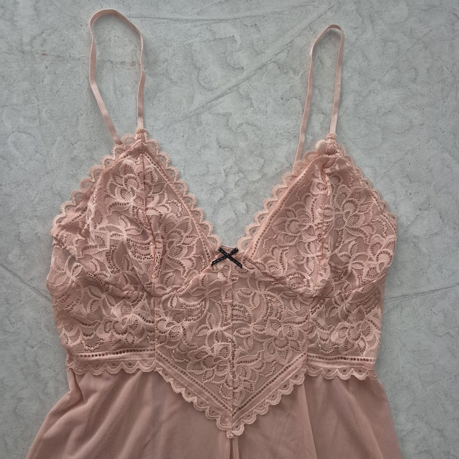 Vestido Babydoll de Encaje y Malla | Palo de rosa