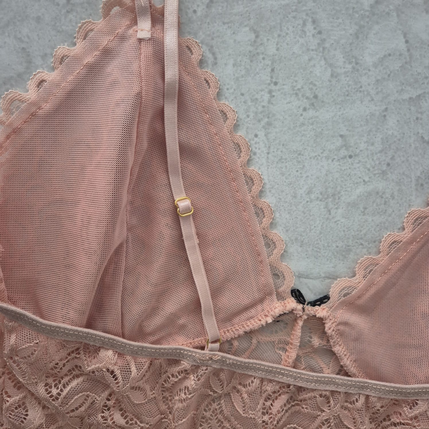 Vestido Babydoll de Encaje y Malla | Palo de rosa