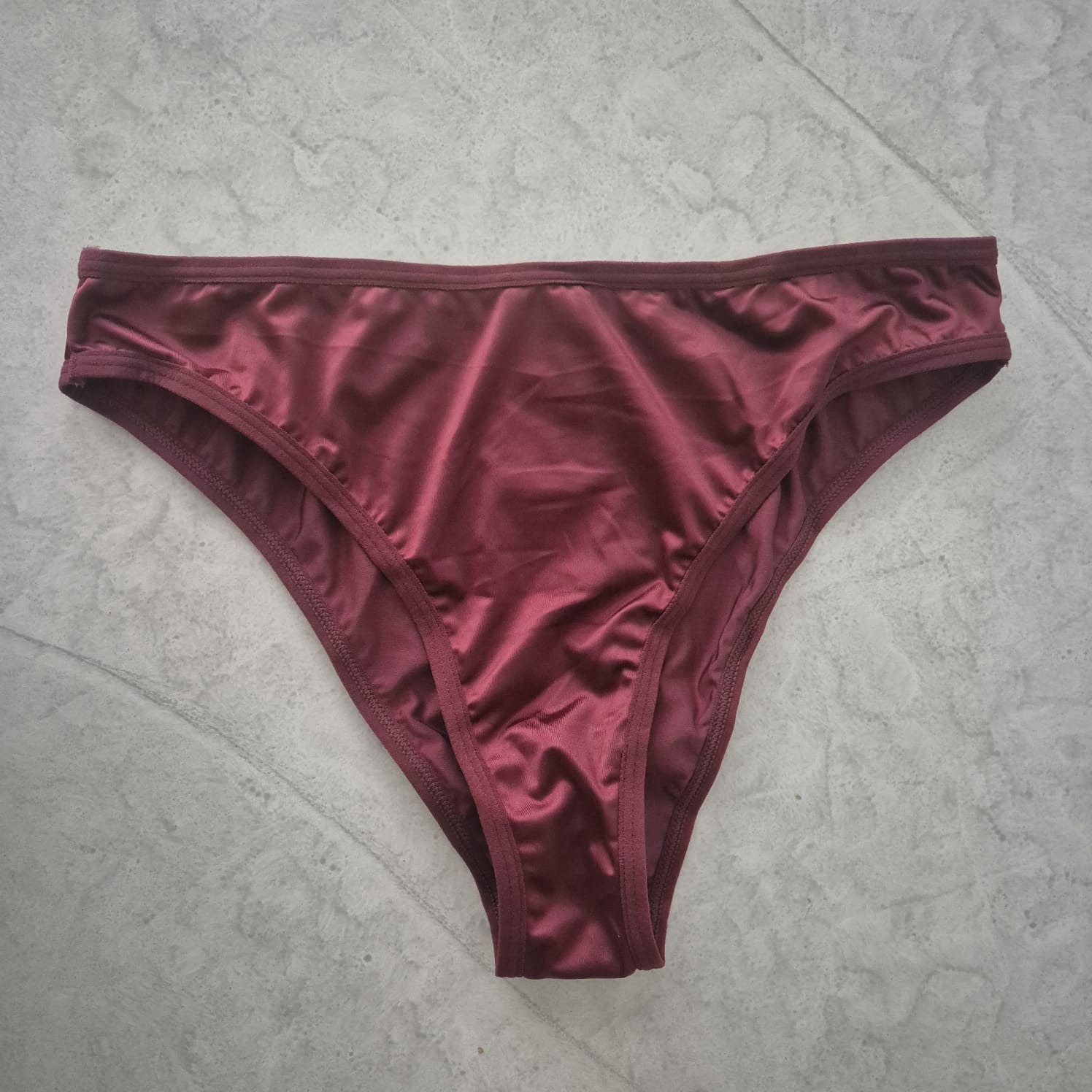 Set de Lencería Satín Confort con Varilla Externa – Vinotinto / Borgoña